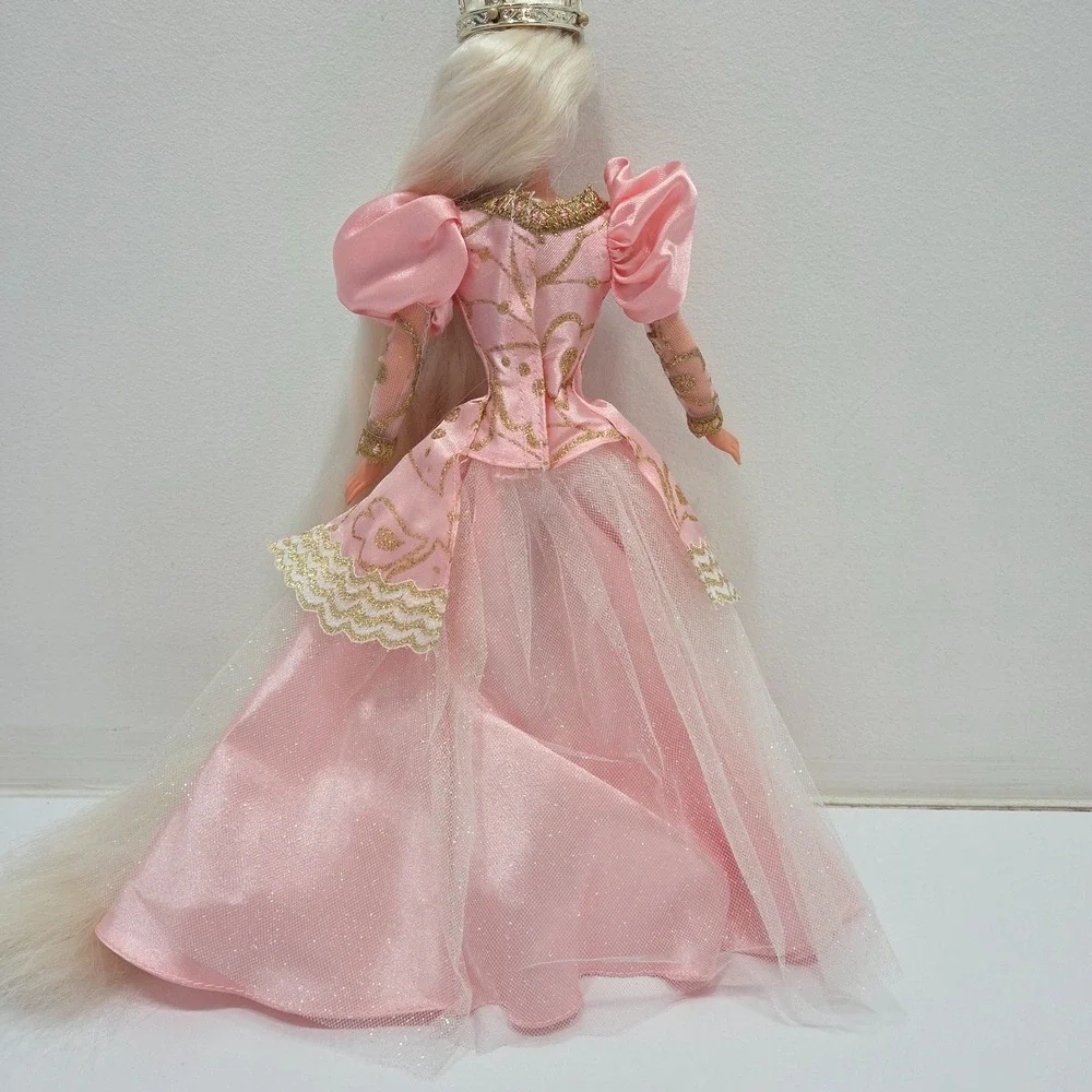 Vintage 1997 RAPUNZEL Barbie Doll Mattel Long Hair Pink Gown #17646 Gold Crown